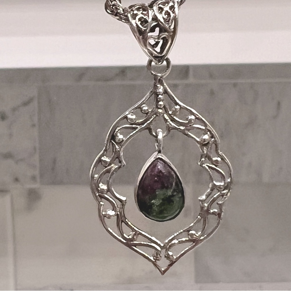 Ruby Zoisite Dangling Stone Pendant Necklace - image 6